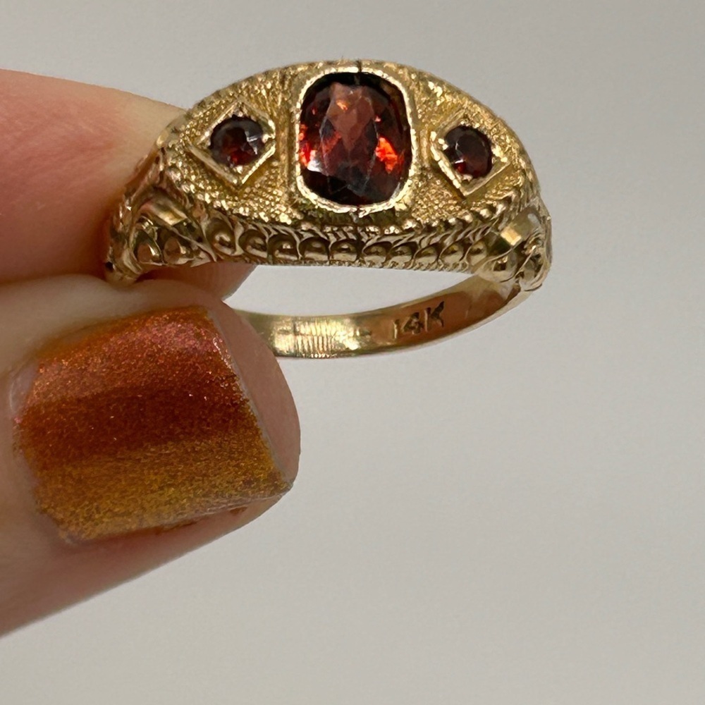 Estate 14k Yellow Gold Garnet Ring 7.2 Grams Size 7.5